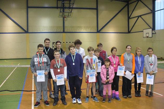 Ferie na sportowo - Halowy Turniej Tenisa Ziemnego dla dzieci i młodzieży