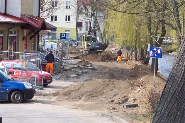 Budowa i przebudowa bulwarów nad rzeka Łebą