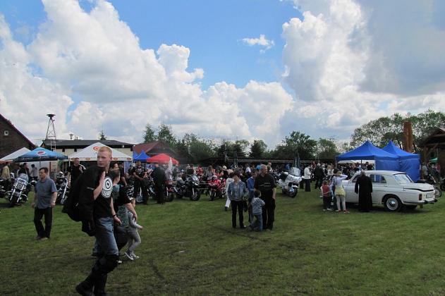 Majówka w Wilkowie odwiedzana tłumnie