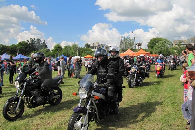 Majówka w Wilkowie odwiedzana tłumnie