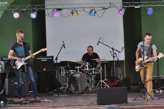 Przegląd muzycznych zespołów i kapel garażowych w Cewicach