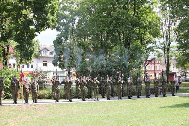 Apel Pamięci, salwa i kwiaty w Święto Wojska Polskiego