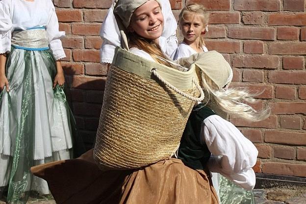 Warsztaty i Pokazy Tańców Dawnych w Lęborku