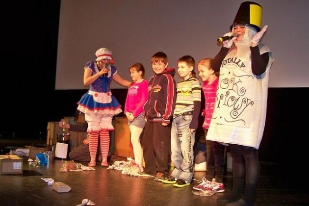 Segregowali śmieci na wesoło