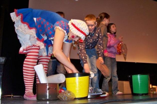 Segregowali śmieci na wesoło