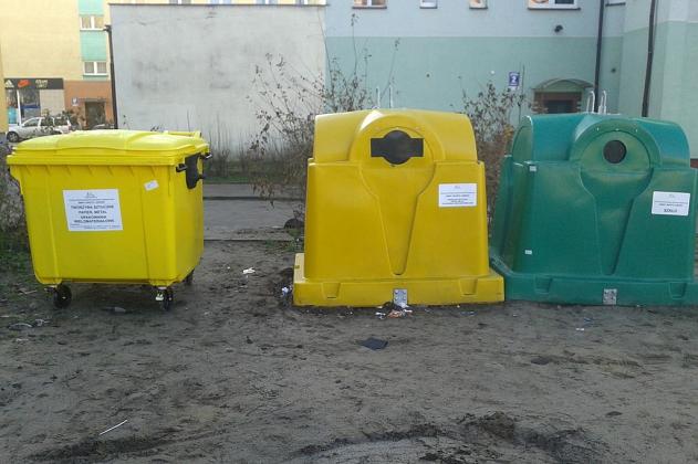 Żółte pojemniki na odpady surowcowe
