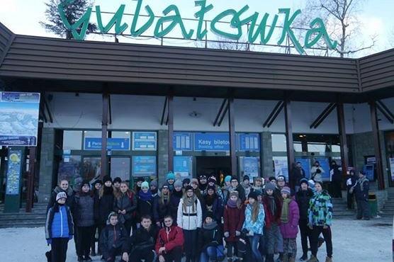 Zimowiska w Tatrach. Jedni wracają, drudzy wyjeżdżają.