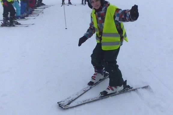 Śnieg,narty i dobra zabawa.