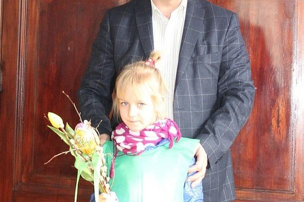 Przedszkolaki do ratusza przyniosły wiosnę