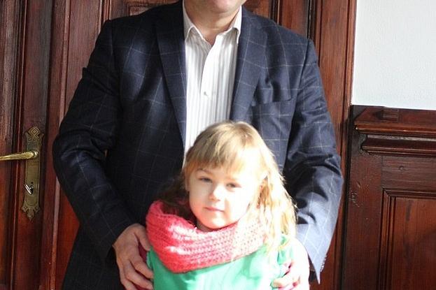 Przedszkolaki do ratusza przyniosły wiosnę