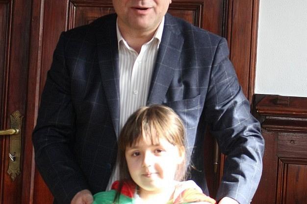 Przedszkolaki do ratusza przyniosły wiosnę