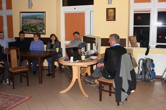 Konferencja z Markiem Kamińskim podczas wyprawy „3 biegun”- szlakiem św. Jakuba.