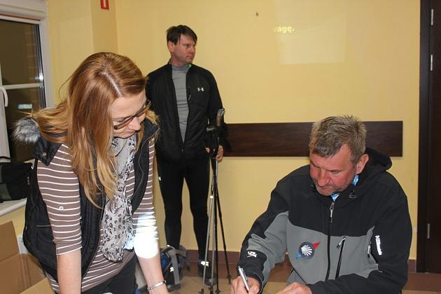 Konferencja z Markiem Kamińskim podczas wyprawy „3 biegun”- szlakiem św. Jakuba.