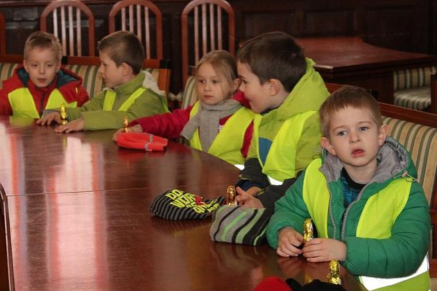 Świąteczna wizyta przedszkolaków z „piątki”