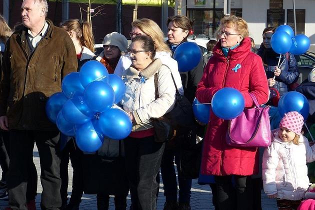 Niebieski Marsz dla Autyzmu przemaszerował przez miasto