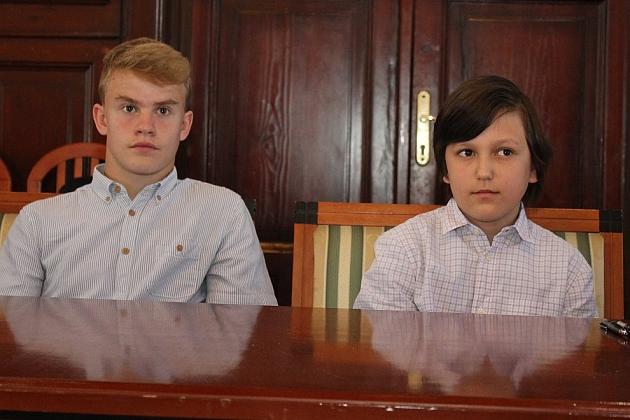 Szybko czytali o książkach i kamieniach szlachetnych