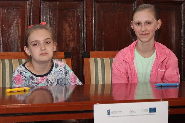 Szybko czytali o książkach i kamieniach szlachetnych