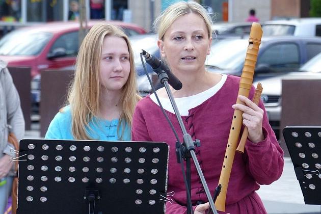 Pląsy w średniowiecznych rytmach