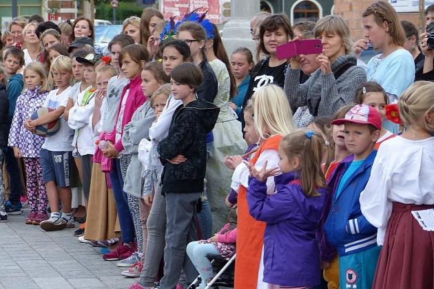 Pląsy w średniowiecznych rytmach