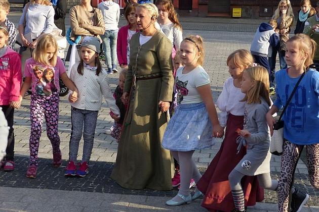 Pląsy w średniowiecznych rytmach