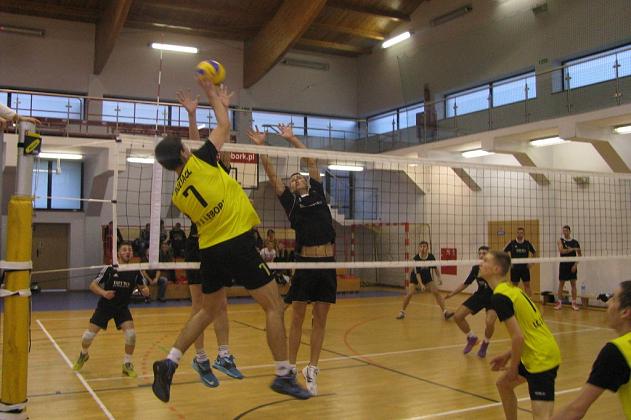 IV kolejka Amatorskiej Ligi Siatkówki w Lęborku