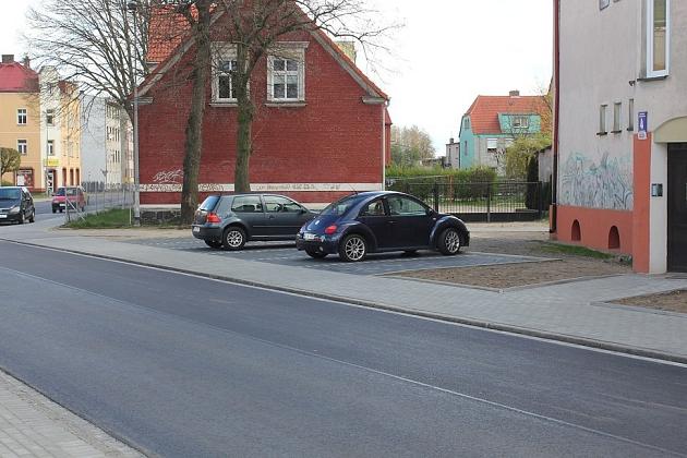 Nowa nawierzchnia i parkingi na Wybickiego