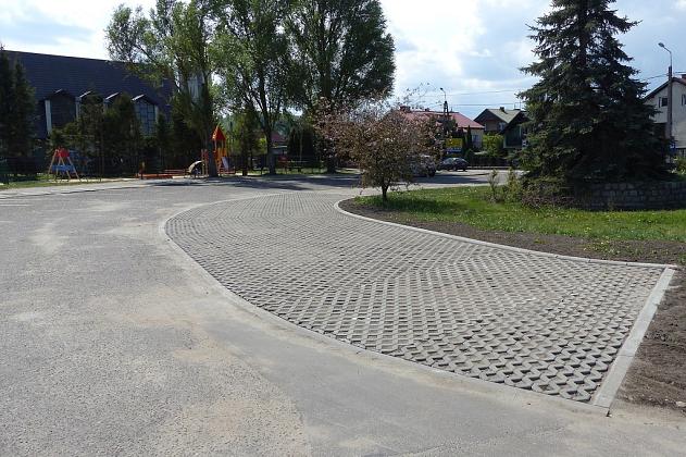 100 wybudowanych lub wyremontowanych miejsc parkingowych w I półroczu 2016