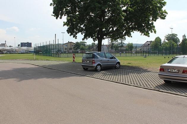 100 wybudowanych lub wyremontowanych miejsc parkingowych w I półroczu 2016