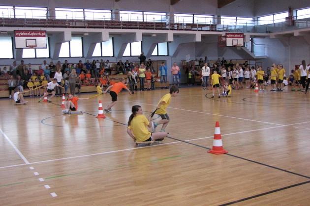 Uczniowie z lęborskich szkół rywalizowali w Konkursie Sportowym „Kto z nas lepiej i prędzej”