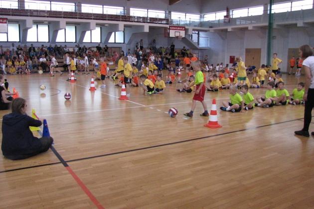 Uczniowie z lęborskich szkół rywalizowali w Konkursie Sportowym „Kto z nas lepiej i prędzej”