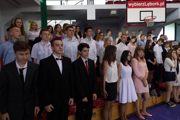 Uczniowie odebrali świadectwa i rozpoczęli wakacje