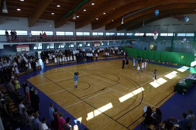 Uczniowie odebrali świadectwa i rozpoczęli wakacje