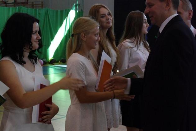 Uczniowie odebrali świadectwa i rozpoczęli wakacje