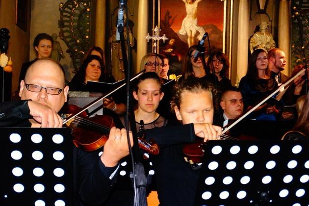 Lęborska Młodzieżowa Orkiestra Kameralna koncertowała w Sanktuarium