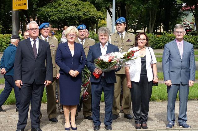 Kwiaty w Święto Wojska Polskiego