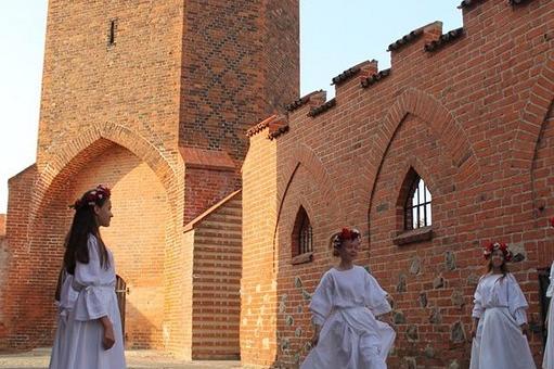 Warsztaty i pokazy tańców dawnych