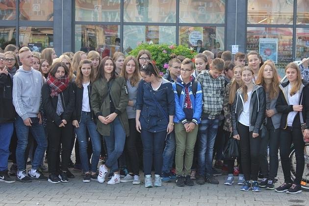 Bez samochodów wyruszyli w okolice Jeziora Lubowidz