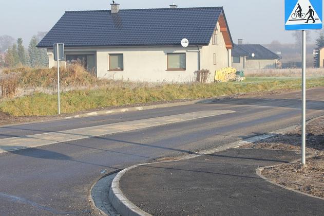 Buczka z afaltem do granic miasta