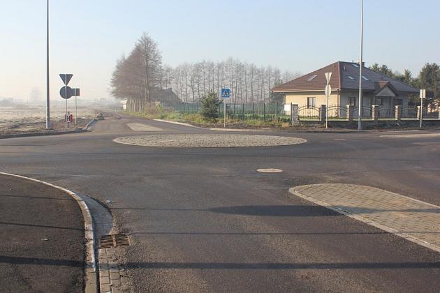 Buczka z afaltem do granic miasta