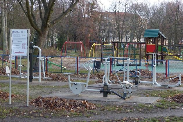 Na Ks. Gracza i w Parku im. Michalskiego stanęły siłownie zewnętrzne