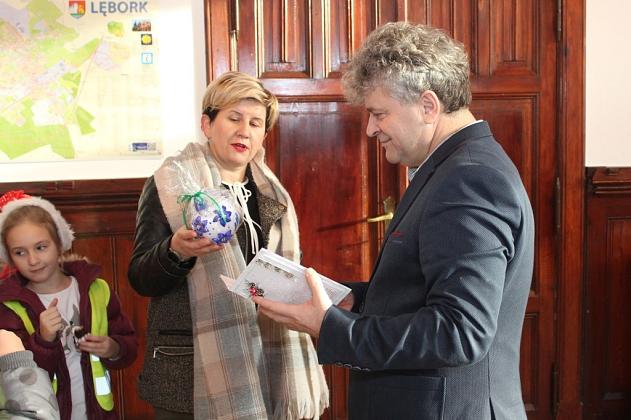 Przedszkolaki ze świąteczną wizytą w ratuszu