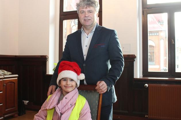 Przedszkolaki ze świąteczną wizytą w ratuszu