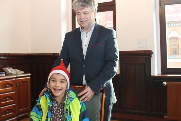 Przedszkolaki ze świąteczną wizytą w ratuszu