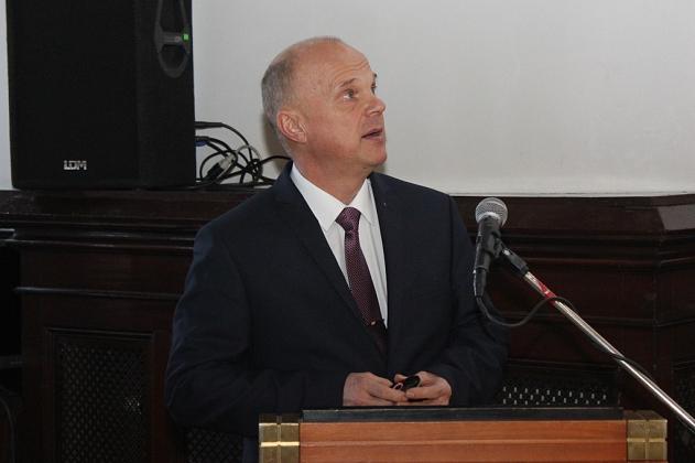 Elektrociepłownia ułatwia walkę ze smogiem. Konferencja w ratuszu