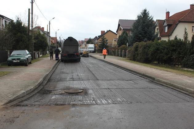 Dobra pogoda sprzymierzeńcem drogowców. Jodłowa w remoncie