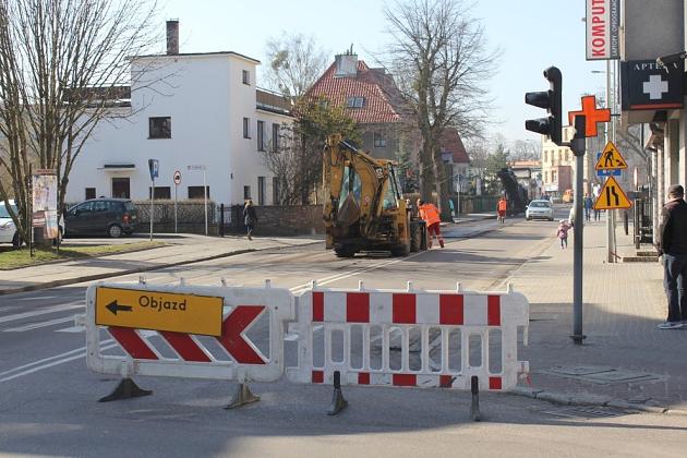 Ekspresowy remont na Armii Krajowej