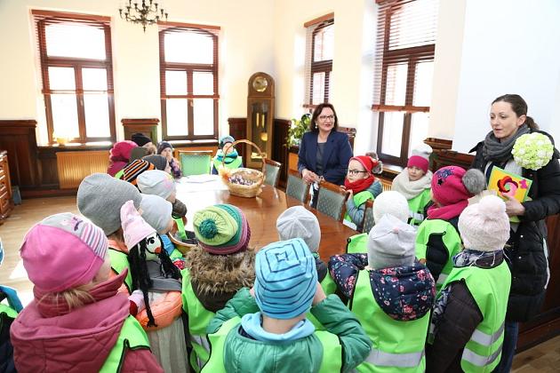 Powitali wiosnę nad rzeką Łebą