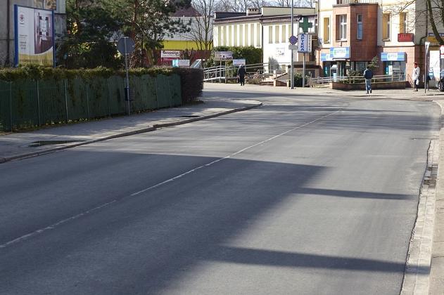 Nowy asfalt na Armii Krajowej