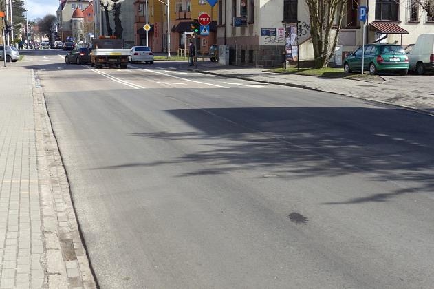 Nowy asfalt na Armii Krajowej