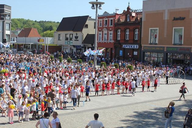 Rekord w tańczeniu układu choreograficznego do piosenki „Chocolate choco choco” pobity!